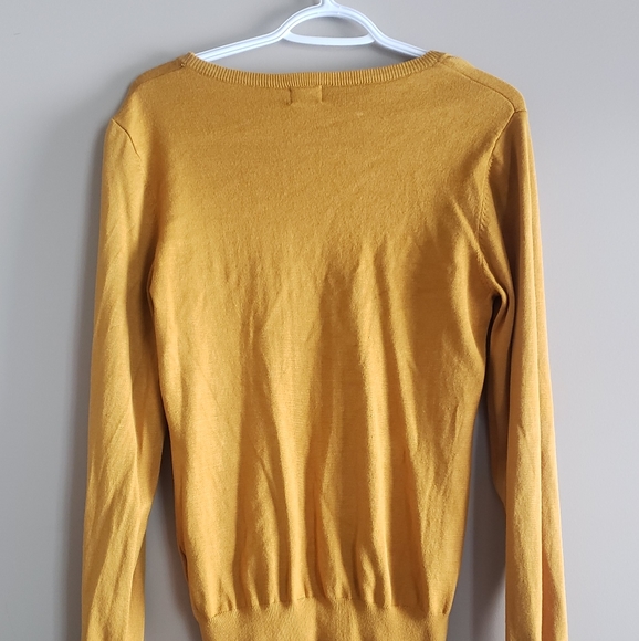 Mustard crewneck sweater - Picture 2 of 2